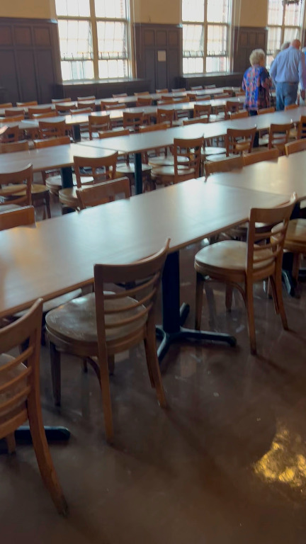 CAFETERIA SEATING